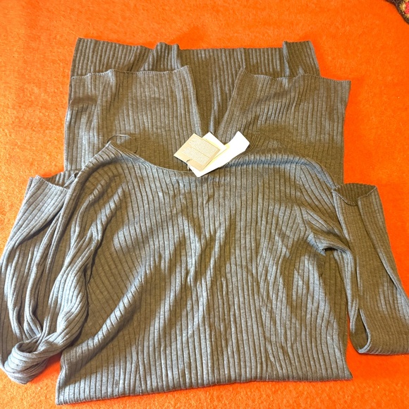 Mame Kurogouchi and Uniqlo collab 3D knit ribbed long cardigan NWT - Picture 11 of 12